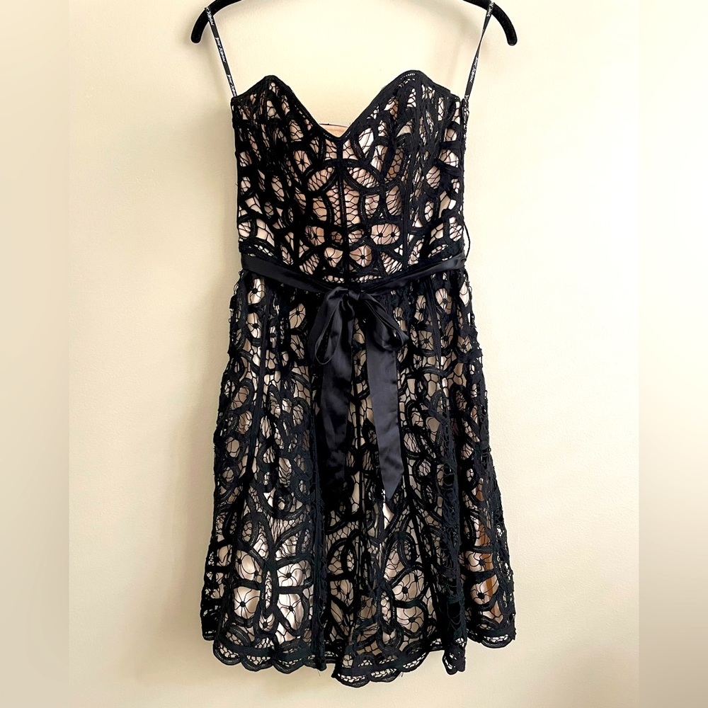 Betsy Johnson Strapless Lace/Silk Dress Black Beige Sz 6 NWOT Satin Bow‎ Lined